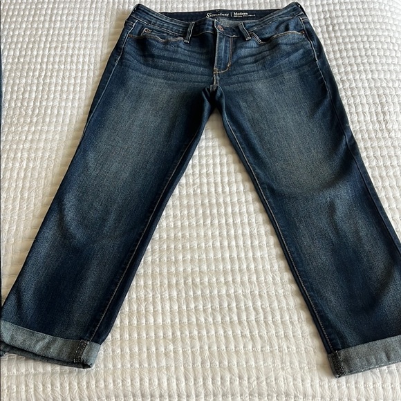 Signature by Levi Strauss Denim - Women’s Signature by Levi Modern Slim Cuffed Ankle Length Jeans